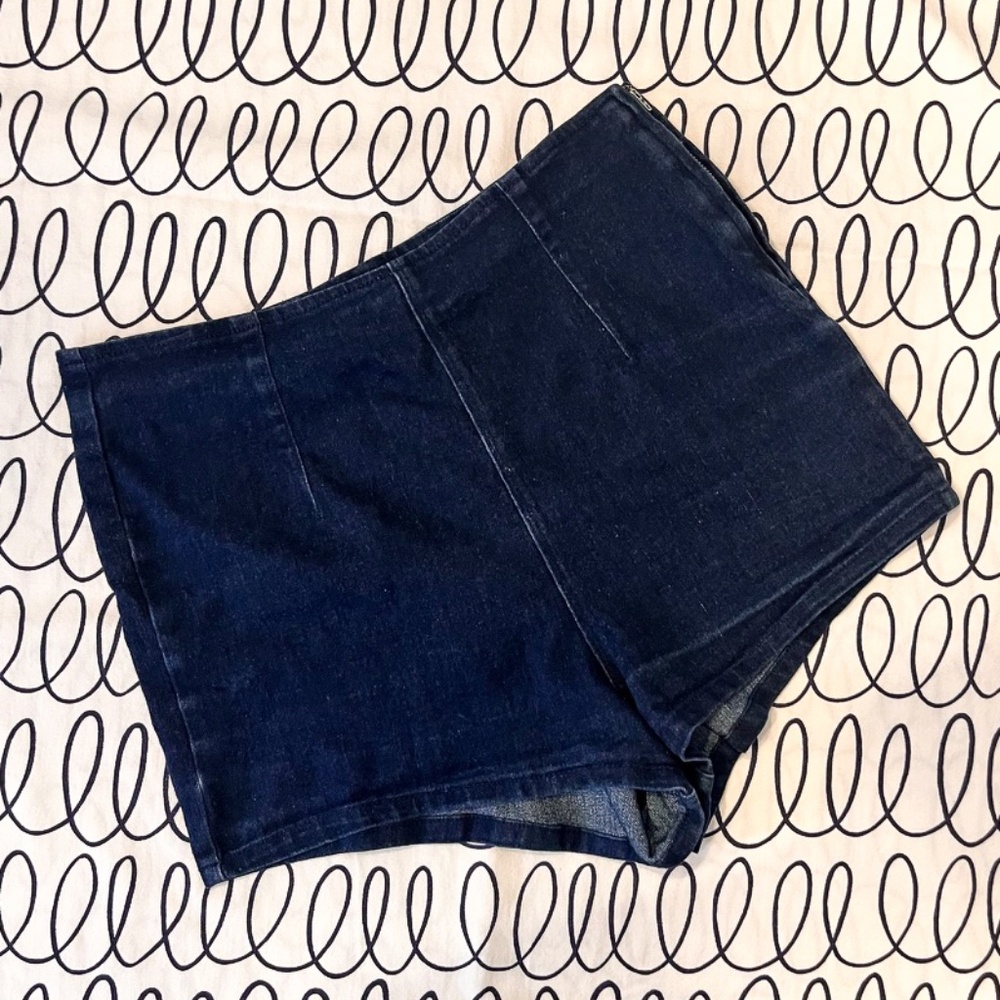 Forever 21 Micro Shorts Dark Wash Stretchy Denim Size 29